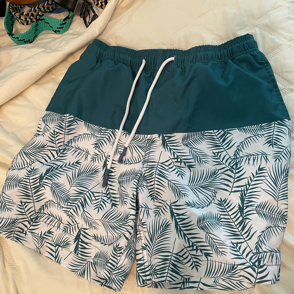 Southern Tide Mens teal palm motif Swim Trunk Size Small